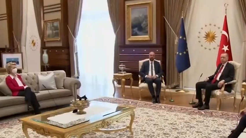 Ursula fon der Lajen je sedela dalje od Mišela i Erdogana