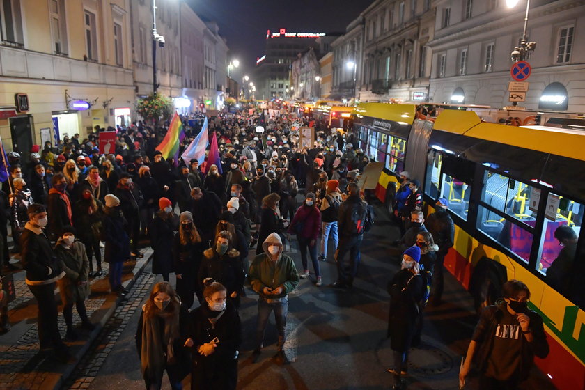 Trwa protest kobiet w Warszawie