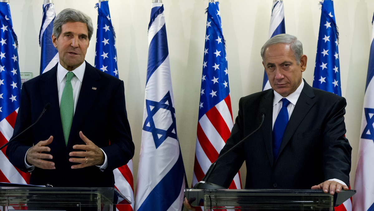 Porozumienie zawarte w sobotę w Genewie między USA a Rosją ws. chemicznego arsenału Syrii stwarza szanse na rozwiązanie tego problemu i całkowite zniszczenie broni chemicznej - powiedział w niedzielę szef dyplomacji USA John Kerry podczas wizyty w Izraelu.