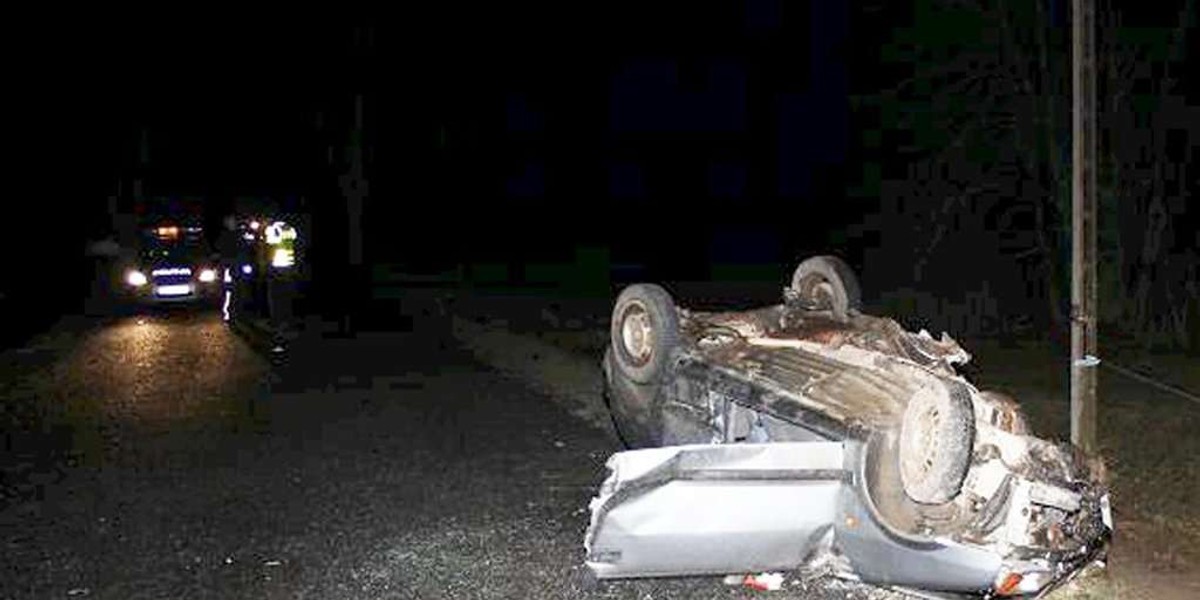 Tragedia na drodze. Młodzi ludzie walczą o życie. FOTO