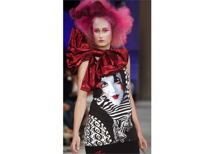 Cyrkowa kolekcja Christiana Lacroix na wiosnę-lato 2012