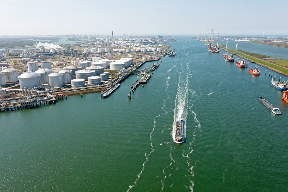 Największy port Europy szykuje się na konflikt z Rosją. Współpracuje z rywalem