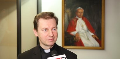 Ksiądz o walentynkach: najlepiej iść na mszę i kolację