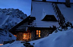 'Jedzenia mamy na miesiąc'. Śnieżyca i wichura odcięła turystów w Dolinie Pięciu Stawów