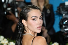 VERILI SE GEORGINA RODRIGEZ I KRISTIJANO RONALDO! Bljesnula GROMADA OD PRSTENA na njenoj ruci nakon 9 godina veze: Posle glasina o VERIDBI I TAJNOM VENČANJU konačno stigla potvrda