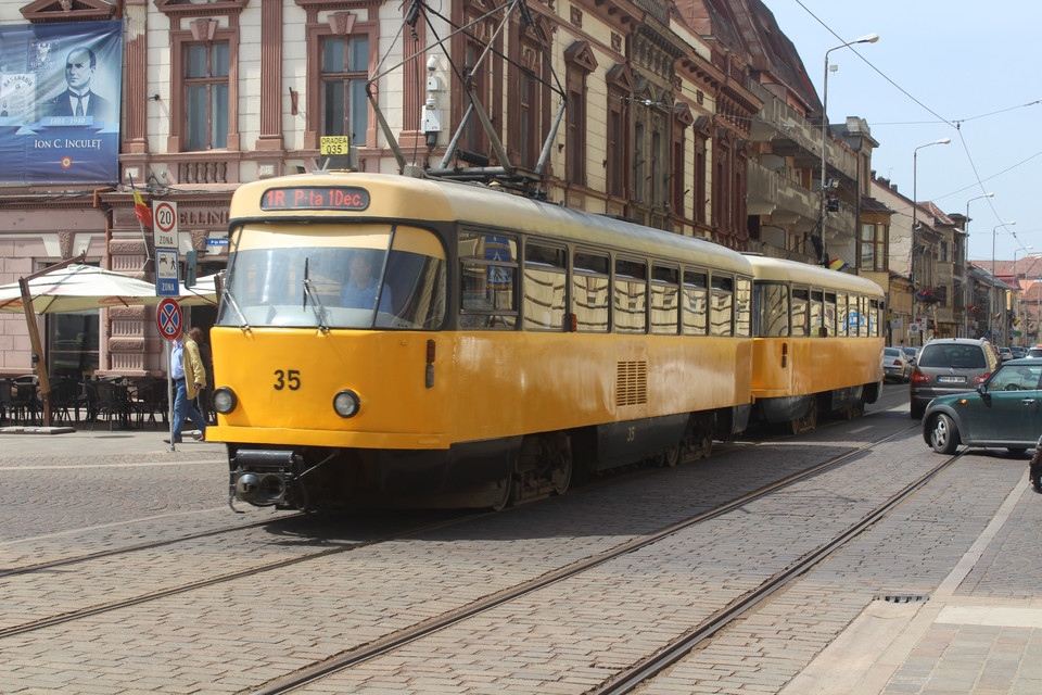 Oradea: tramwaj przy Piața Unirii