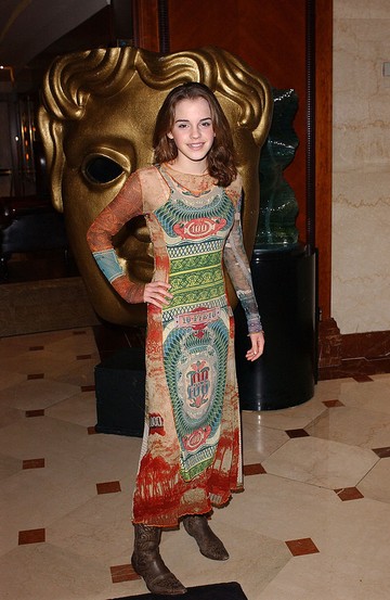 Emma Watson már 14 évesen bebizonyította, hogy kifinomult stílusérzékkel rendelkezik. A 2003-as British Academy Children's Film And Television Awards-ra egy káprázatos vintage Jean Paul Gaultier kreációban érkezett.