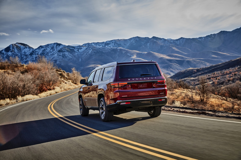 Jeep Wagoneer 7