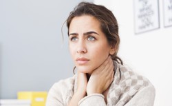 Eris - subwariant omikronu rozprzestrzenia się szybko. OBJAWY nowego koronawirusa