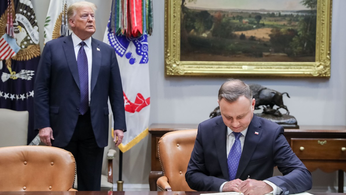 Andrzej Duda z wizytą w USA. Co widzimy na zdjęciu z Białego Domu