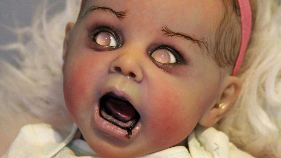 Ettől kirázza a hideg: horrorfilmbe illő babákat készít egy amerikai nő -  Galéria - Blikk