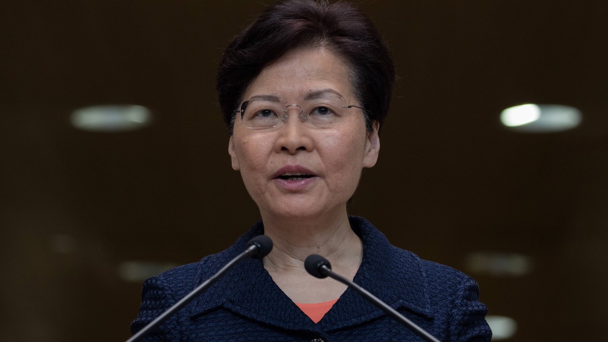 Szefowa hongkońskich władz Carrie Lam zapewniła, że rząd ChRL nie zamierza wysyłać wojska na ulice Hongkongu. Wynika to z nagrania jej wypowiedzi podczas spotkania z biznesmenami za zamkniętymi drzwiami. Fragmenty opublikowała wczoraj agencja Reutera.