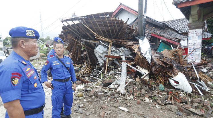 Cunami pusztított Indonéziában - Fotó: MTI/EPA
