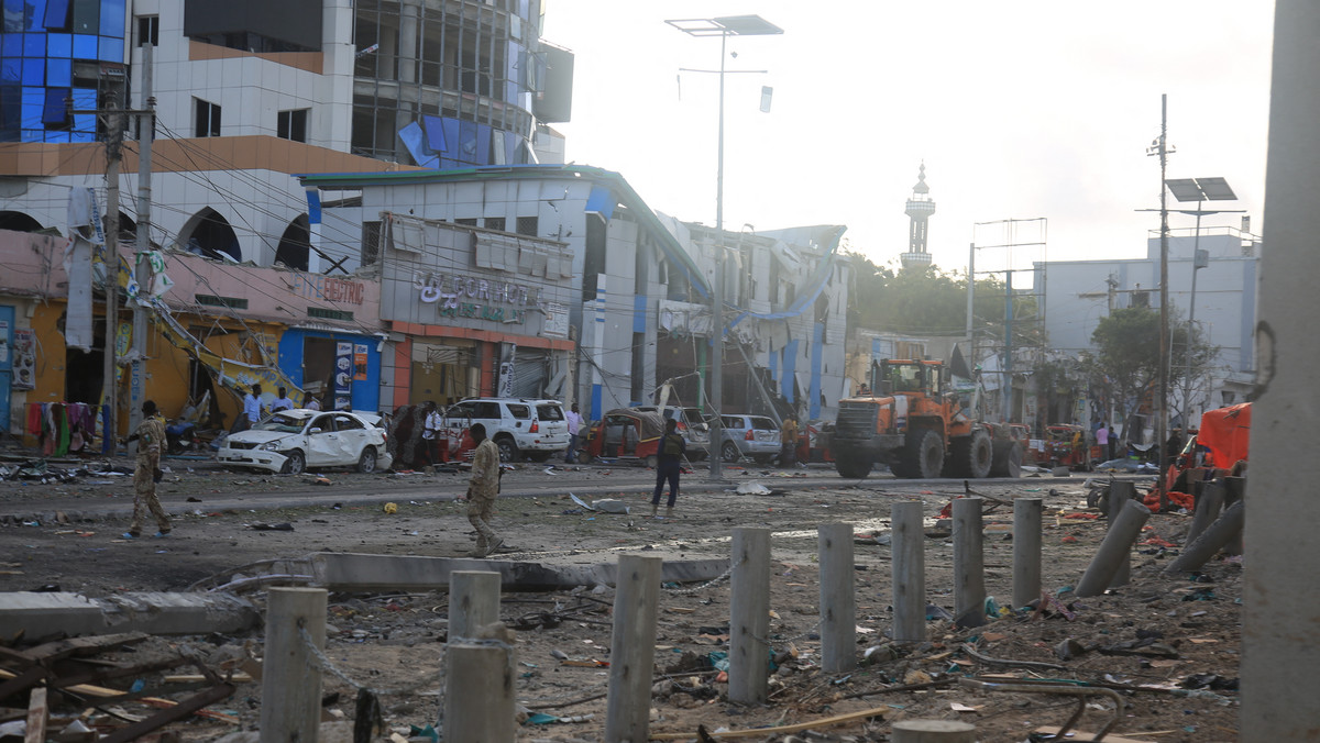 Atak na hotel w stolicy Somalii. Nie żyje co najmniej 10 osób
