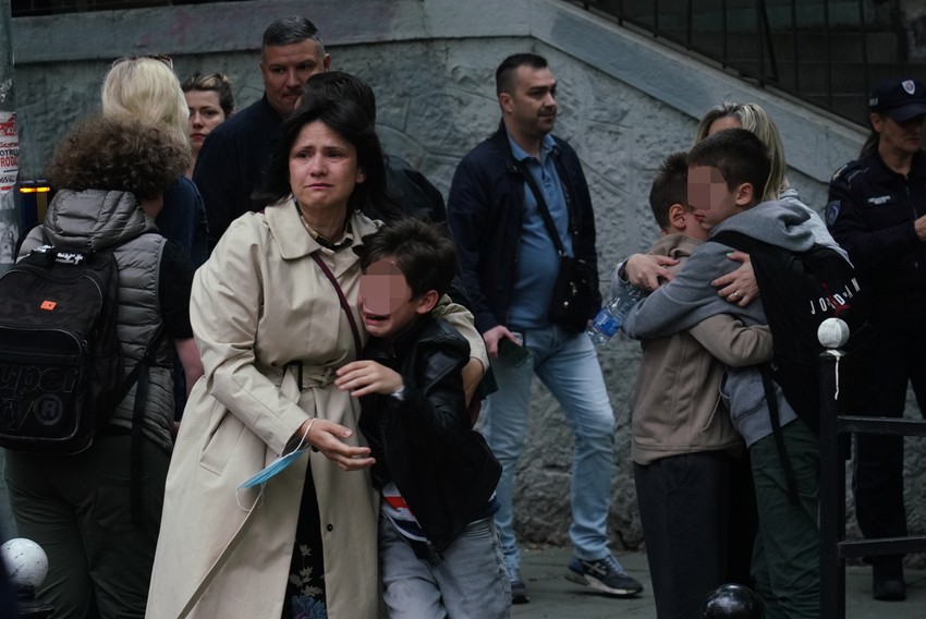 Ispred škole na Vračaru potresna scena