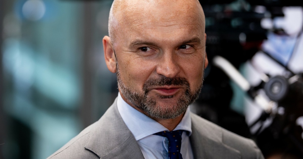 Kurier InPostu zadzwonił do Rafała Brzoski podczas wywiadu na żywo. "Przychodzimy na 7 do pracy"