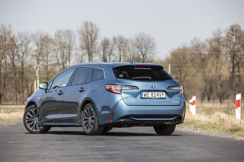 Oszczędzaj z fantazją - test Toyoty Corolla Touring Sports 2.0 Hybrid