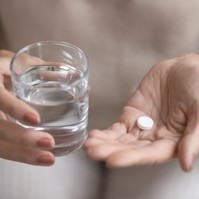 Vérnyomáscsökkentő mellett melyik fájdalomcsillapítót szedhetem? Az orvos válaszol