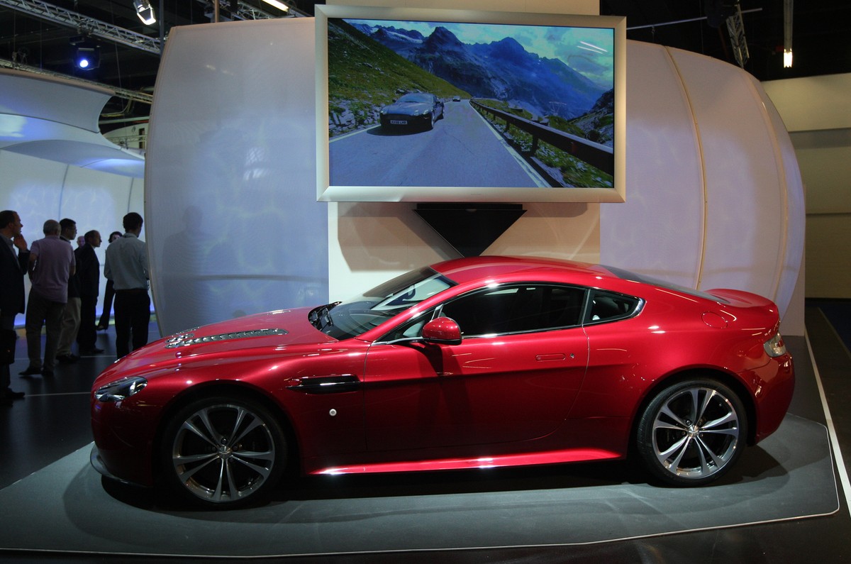 Aston Martin V12 Vantage