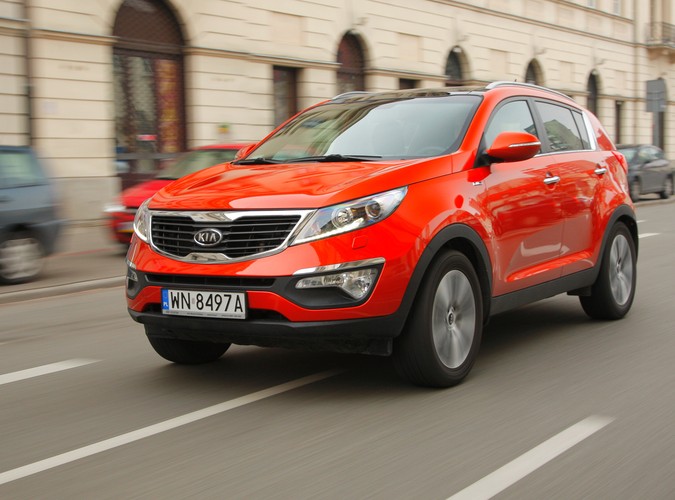 Nowa Kia Sportage to samochód, który swoimi atutami skusił już ponad 3300 Polaków. My sprawdziliśmy w teście wady i zalety tego modelu.
