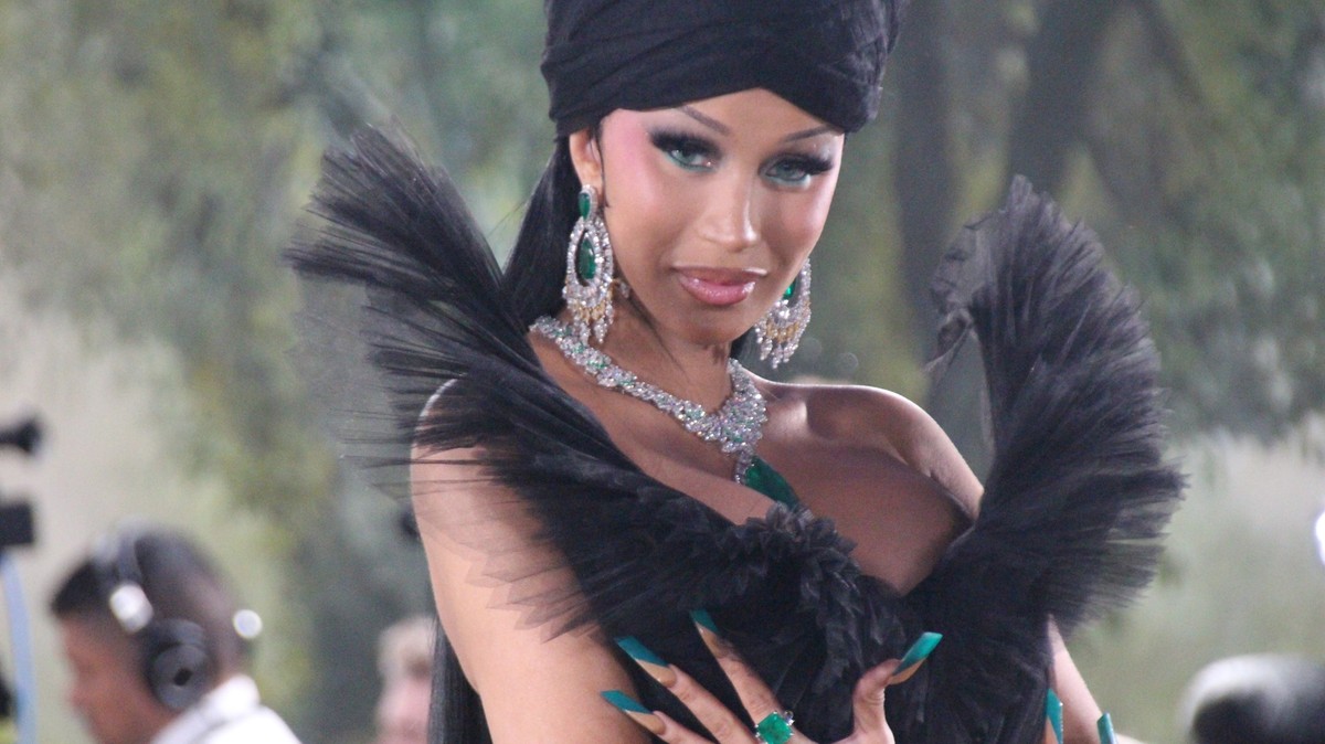 Cardi B beadta a válópert, majd bejelentette, hogy terhes