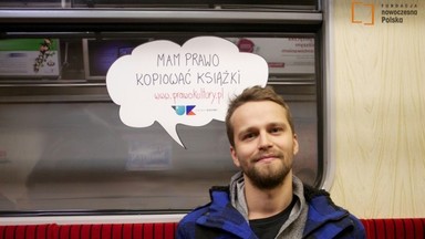 "Mam prawo ściągać filmy" - tajemnicze komiksowe dymki w metrze