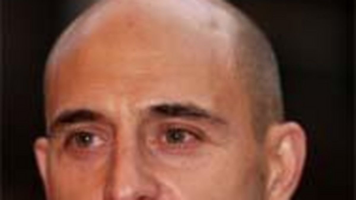 Mark Strong, obsadzany przeważnie w rolach czarnych charakterów, dołączył właśnie do obsady ekranizacji powieści Johna Le Carré’a zatytułowanej "Tinker, Tailor,