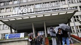 Afera na uniwersytecie w Krakowie. Kierunek nagle zamknięty, studenci zostali na lodzie