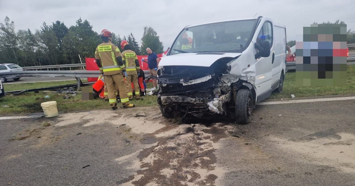 Dachowanie busa na A4 pod Rzeszowem. Ta podróż zakończyła się tragedią