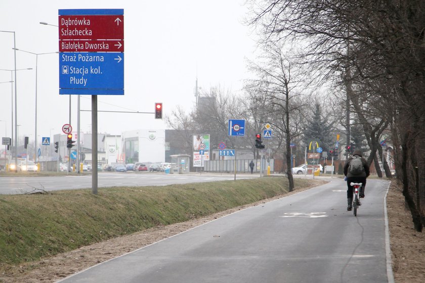 Kierowcy ze ścieżki rowerowej zrobili sobie autostradę