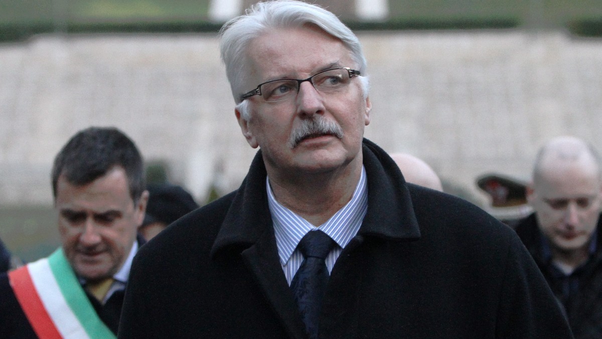 Minister spraw zagranicznych Witold Waszczykowski powiedział dziennikowi "Corriere della Sera", że jeśli strona polska otrzyma dostęp do punktów identyfikacji migrantów we Włoszech i w Grecji, by móc ich wyselekcjonować, wtedy nasz kraj ich przyjmie. "Nie możecie przymykać oczu na imperialistyczne ambicje Rosji" - dodał w nawiązaniu do sytuacji na Ukrainie szef polskiego MSZ.