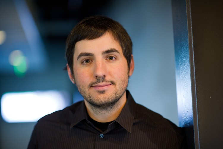 <b>Kevin Rose (Oink) </b><br />Po tym, jak opuścił Digga, Kevin Rose założył firmę o nazwie Milk, która zebrała już ponad 1,5 mln dolarów od inwestorów i wypuściła mobilną aplikację o nazwie Oink, która pozwala użytkownikom recenzować sklepy, restauracje i konkretne produkty. Po zaledwie tygodniu istnienia Oink został pobrany 100 tys. razy.