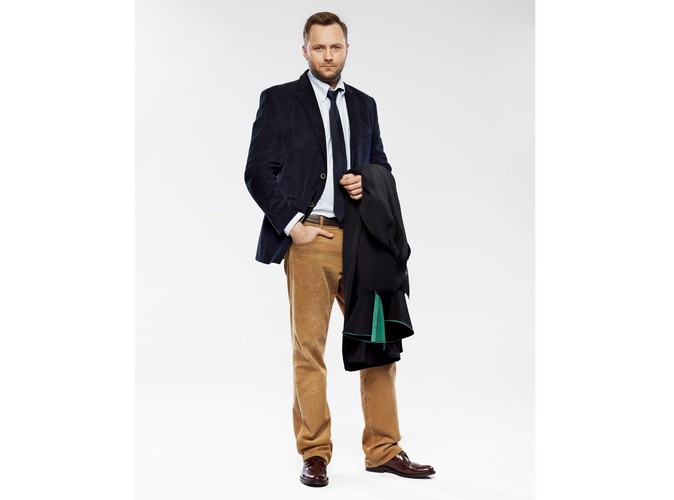 Marek Dębski - pewny siebie, nieco zarozumiały prawnik, a w głebi duszy wrażliwy i mądry facet. Wraz z Agatą i jej przyjaciółką otwiera kancelarię. Choć znajduje się w nieformalnym związku z Marią Okońską, Agata Przybysz mocno zawróci mu w głowie