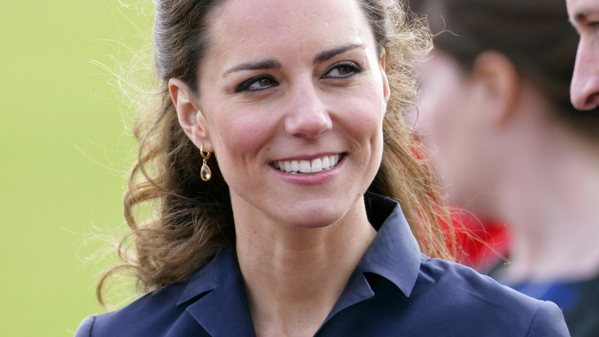 Wiadomo już, kto uczesze Kate Middleton. A jaki słynny makijażysta zajmie się wizażem przyszłej księżnej? Wszystko wskazuje na to, że Kate zrobi ślubny makijaż sama.