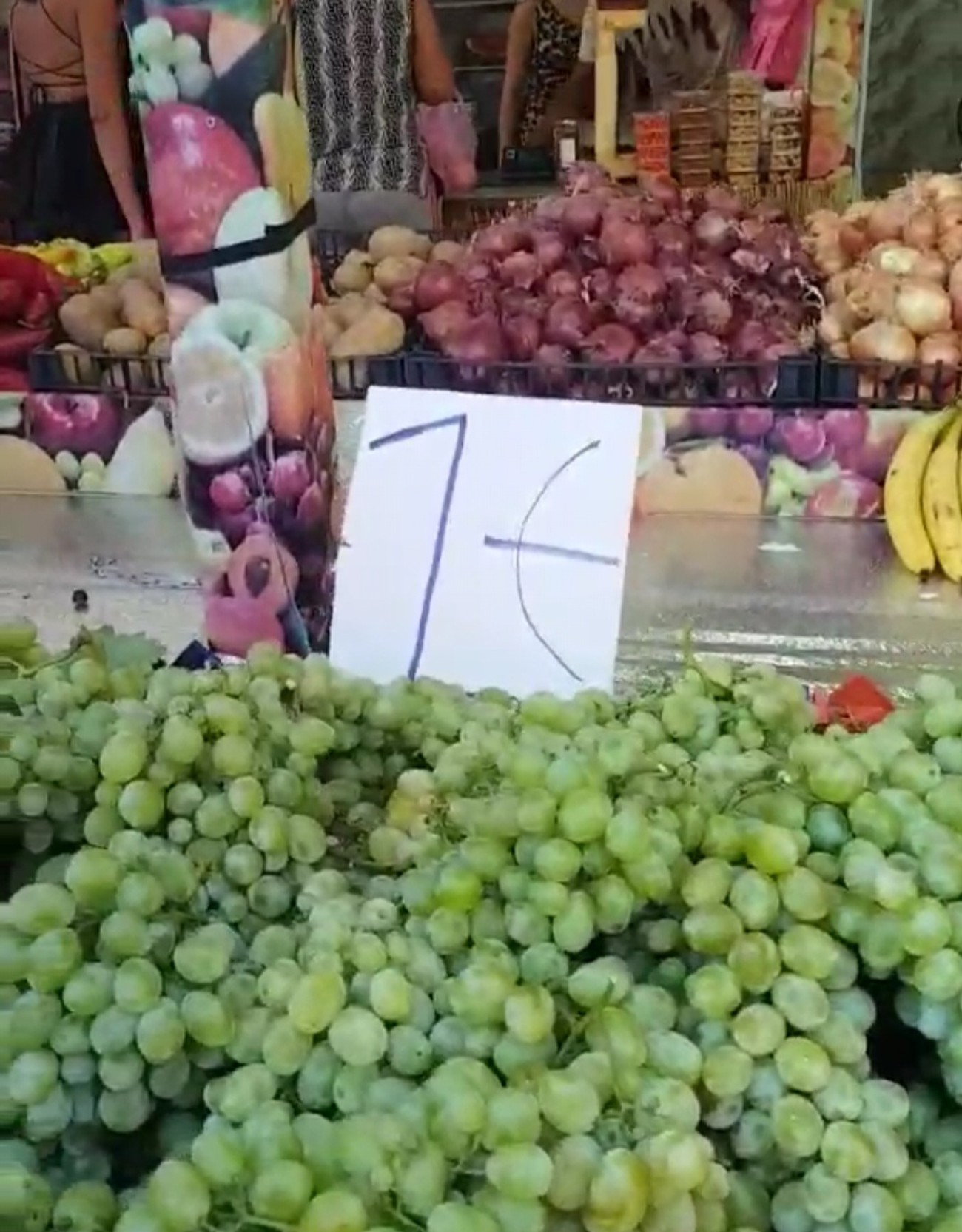 Šta se može kupiti za 1 evro na pijaci u Grčkoj? (video)