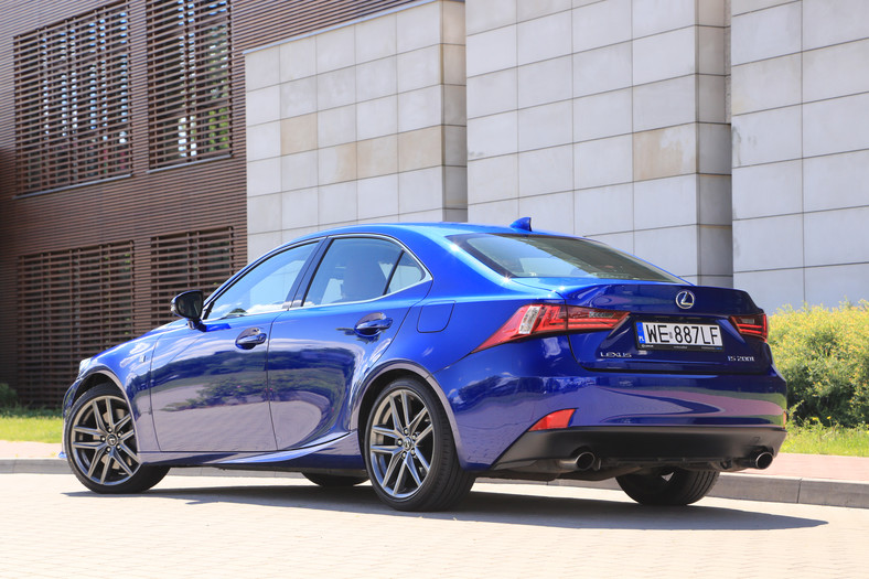 Lexus IS 200t