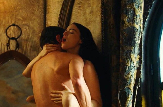 Film je pun eksplicitnih scena