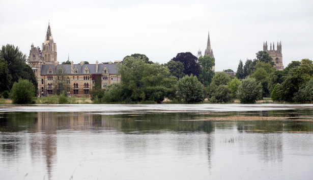 Wieże kolegiów Christchurch oraz Merton na Oxfordzie