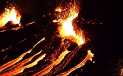 Erupcja wulkanu Fagradalsfjall na Islandii. Pierwsza od ponad 800 lat [WIDEO]