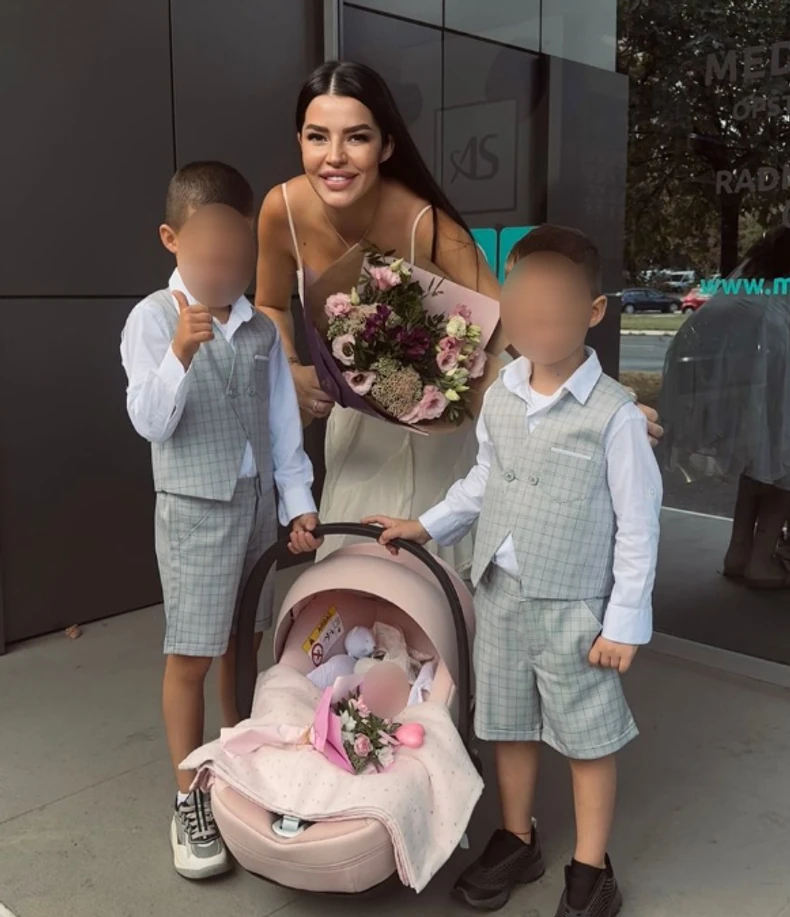 Ana Rajković izašla iz porodilišta