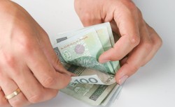 Trzy metody na trzydziestokrotność, czyli zyskowne (dla państwa) cięcie w przywilejach najbogatszych