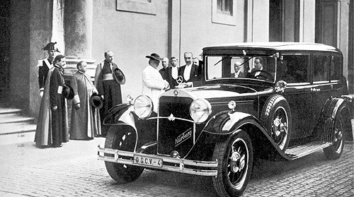 76 lat wytwarzania papamobili przez Mercedesa