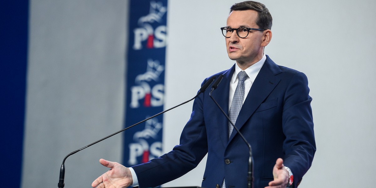 Premier Morawiecki poinformował we wtorek o likwidacji tarczy antyinflacyjnej w zakresie obniżonych stawek VAT na nośniki energii.