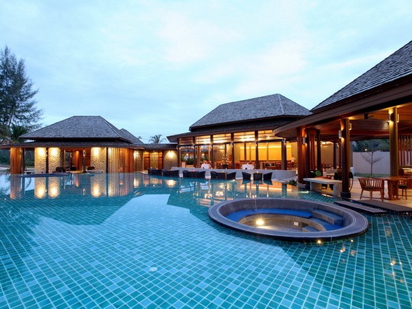 12. miejsce: Apsara Centrepole Hotel, Siem Reap, Kambodża. “Hotel spełnił wszystkie moje wymagania, pobyt w nim był czystą przyjemnością. Ma najmilszą obsługę na świecie, są bardzo pomocni i witają gości z otwartymi ramionami.”