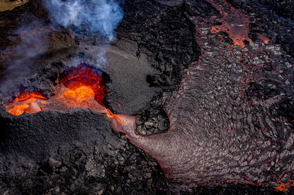 Islandia podnosi alert lotniczy z powodu wulkanu