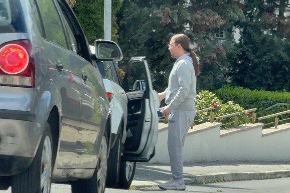 Ova lepotica je sestra Milana Stankovića: Nerazdvojni su, a ima i visoko obrazovanje (FOTO)