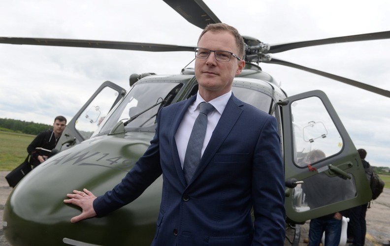 Prezes PZL-Świdnik Krzysztof Krystowski podczas prezentacji śmigłowca AgustaWestland AW149 na Lotnisku Warszawa-Babice.<br><br>
fot. (zuz/mr) PAP/Bartłomiej Zborowski