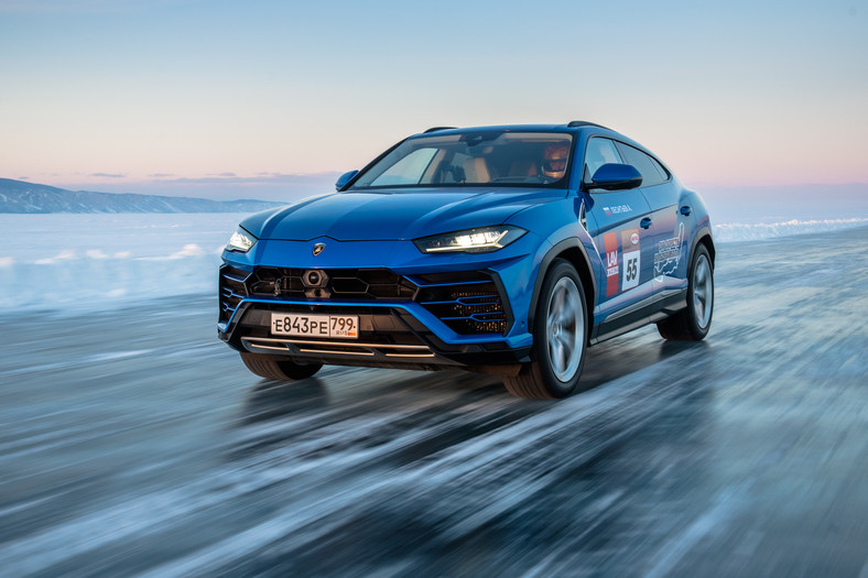 Lamborghini Urus – rekord prędkości na zamarzniętym jeziorze Bajkał