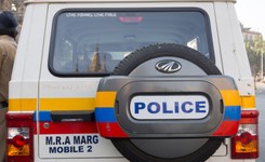 Indie: Policja bada doniesienia o 4-letniej dziewczynce zgwałconej w szpitalu przez kilku mężczyzn