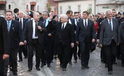 PiS znalazł się w forpoczcie światowego trendu. Demontaż starego porządku, bez baczenia na skutki [FELIETON]